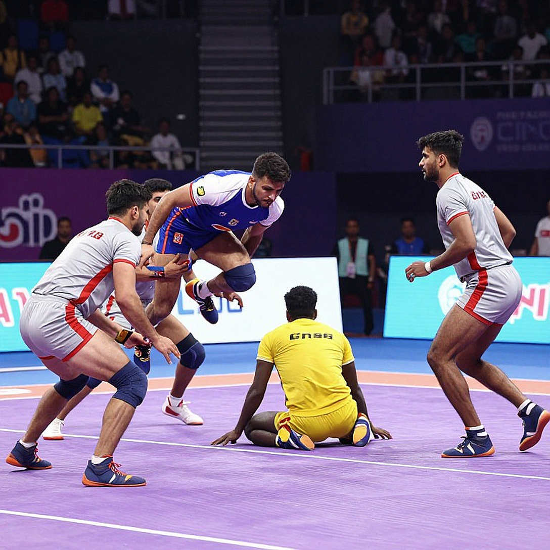পবনের অনুপস্থিতি: একটি তারকা-বনাম-ফর্ম বিতর্কের ভেতরে যে সংখ্যাগুলো নেই